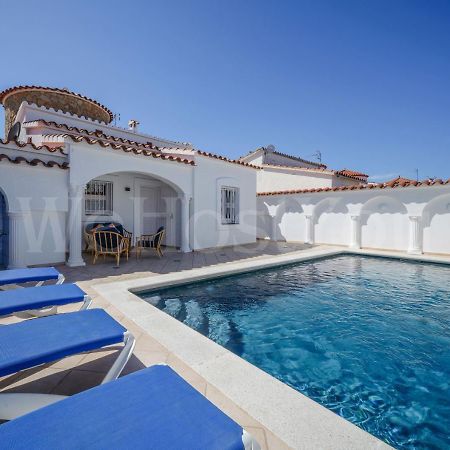 Villa Et Studio Avec Piscine - Wehostyou إمبوريابرافا المظهر الخارجي الصورة